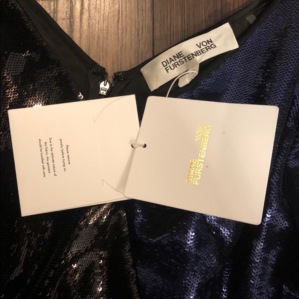Diane Von Furstenberg Black & Navy sequin dress - Picture 5 of 6